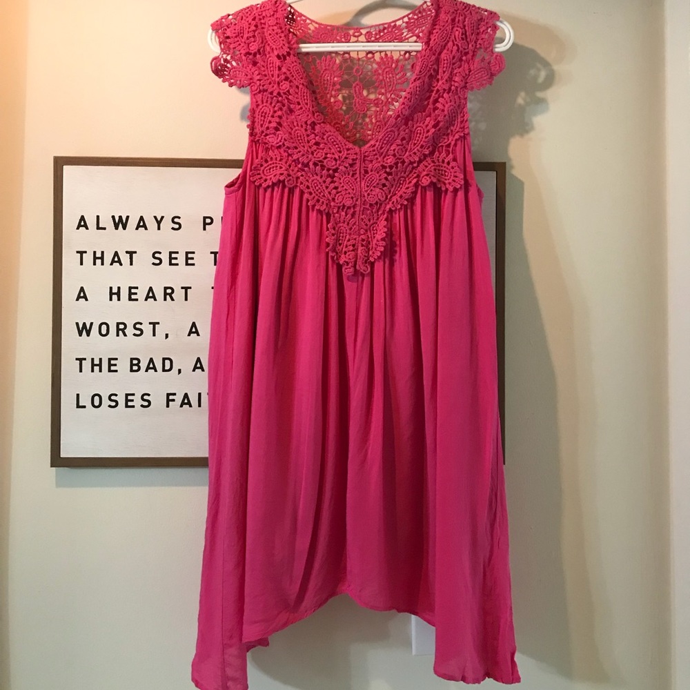 Short pink dress with lace
